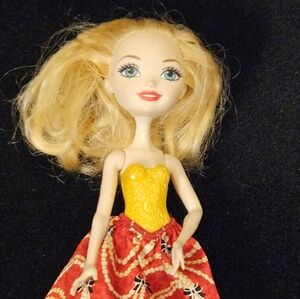 Ever After High 2015 Doll Apple White